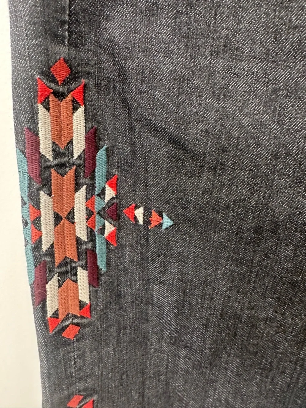 BDG High Rise Cigarette Ankle Jeans Embroidered Southwest Boho 28 - Picture 2 of 5